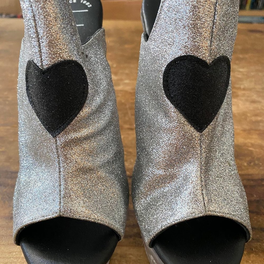 VINTAGE DEADSTOCK LUICHINY Glitter Lucite Platform